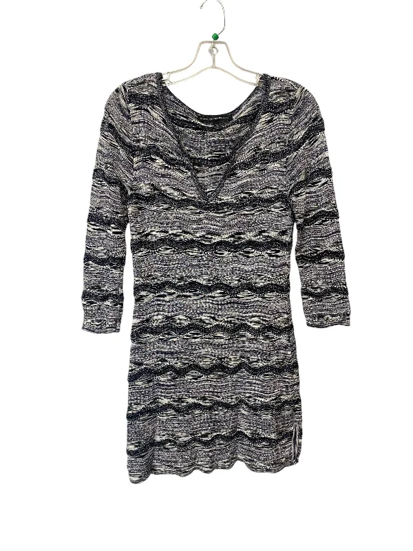 Dress Casual Short By White House Black Market In Grey, Size: S